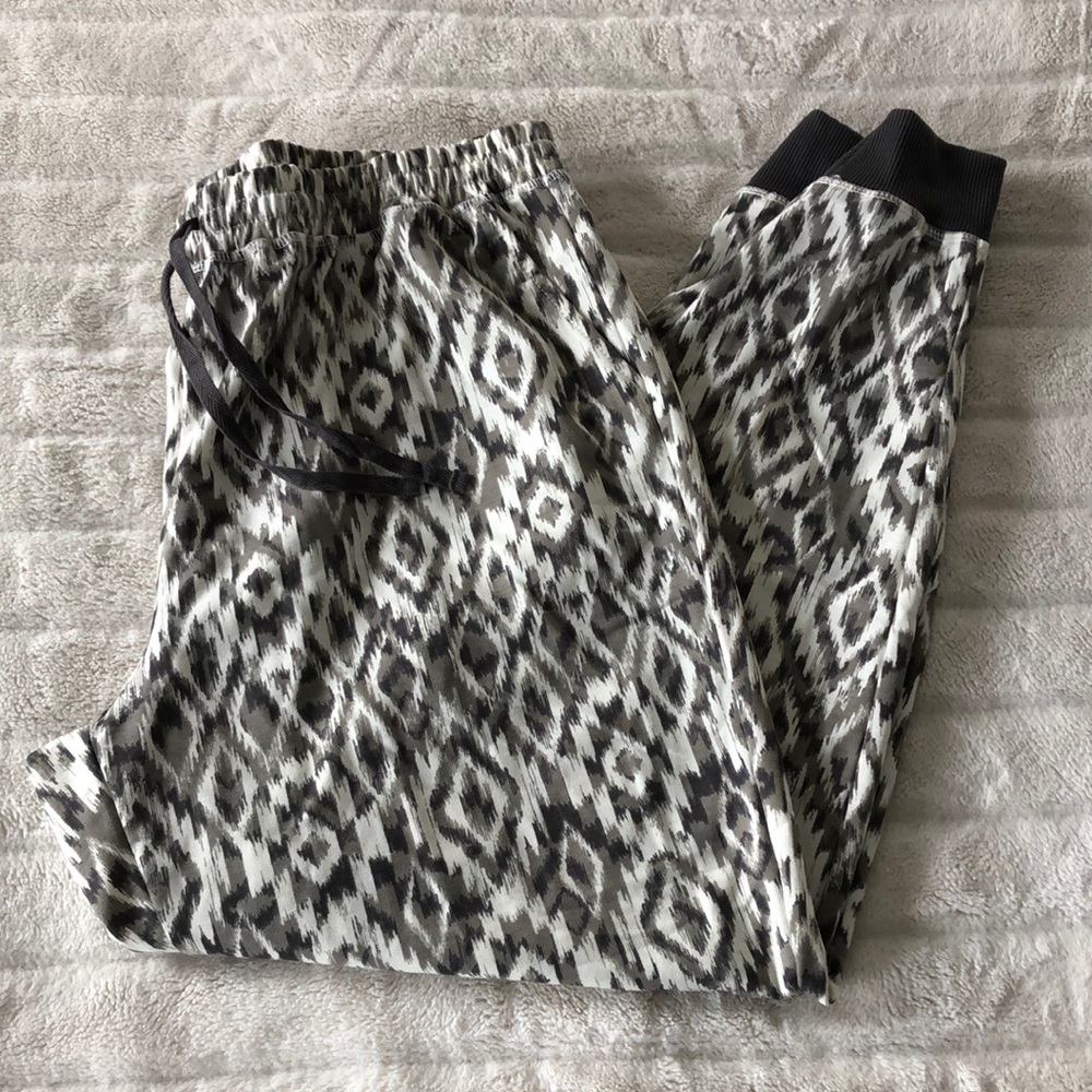 BNWOT LuLaRoe Jax jogger pants